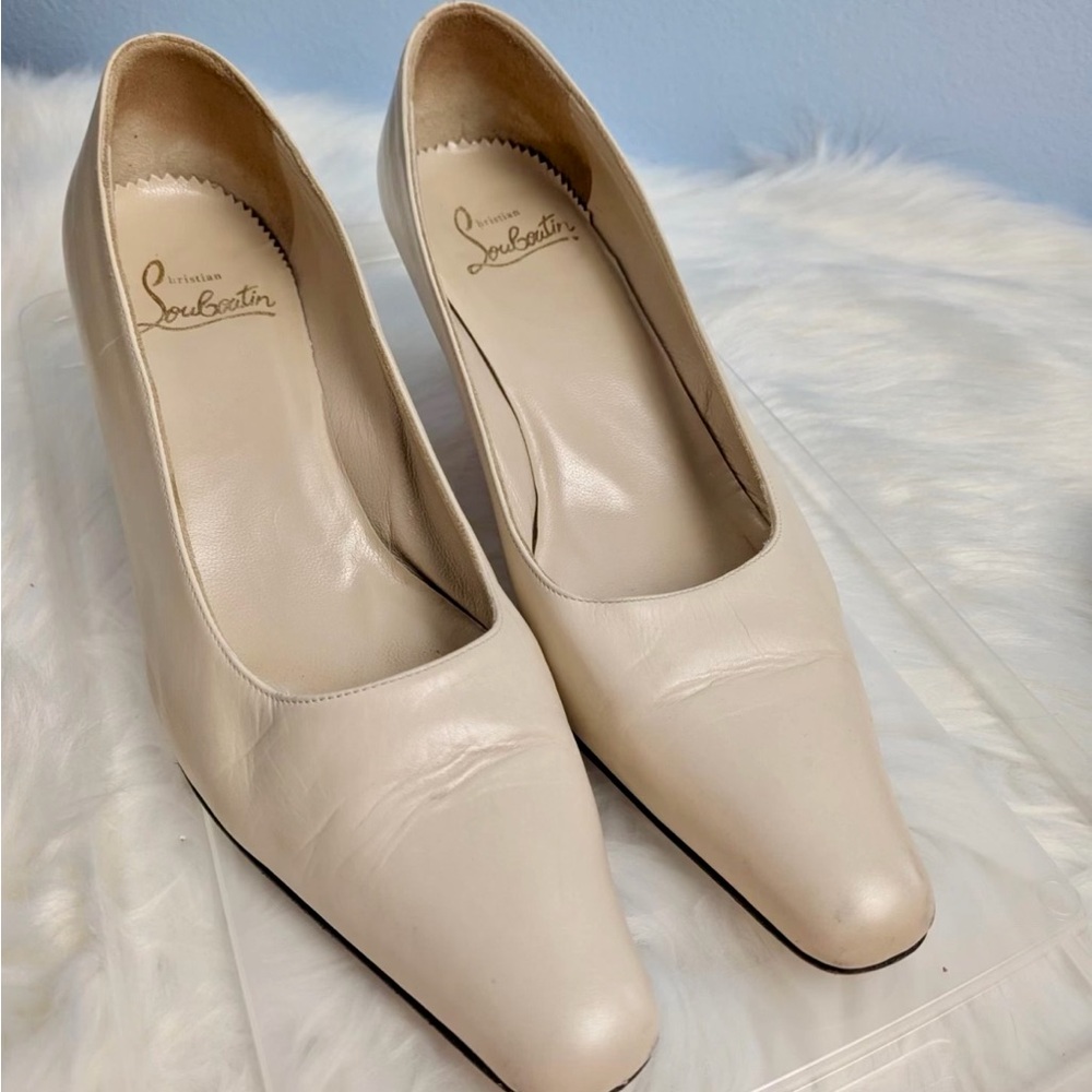Vintage Christian Louboutin Elegant Cream Heels 37.5